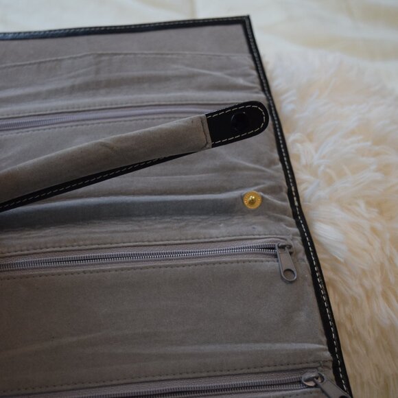 Danier Black Leather Jewellery Roll For Travel - Picture 6 of 6